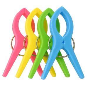 Set of 4 Reinforced Clips for Securing Beach Towels Solmar